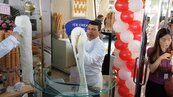 土耳其冰淇淋名店台灣首家門市南港開幕　柯P啖冰也沾光