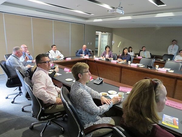 美國農業部貿易訪問團22日至25日訪台，主要是銷美國的農產品，24日也參觀了中華穀類食品工業技術研究所，了解台灣消費需求。中華穀類食品工業技術研究所／提供