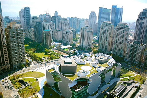 政府鼓勵台商回流投資,回台投資案累計金額將破二千億元大關,建商也摩拳擦掌,開始找地、整地搶商機。圖/聯合報系資料照片