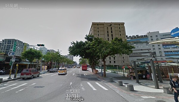 住都中心宣布,台北市庫倫街兩側,鄰近捷運圓山站的土地,將進行都更。翻攝Google地圖