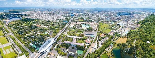 中油高煉廠非汙染土地76公頃,將轉型為「循環技術暨材料創新研發專區」。 圖/高雄市都發局提供