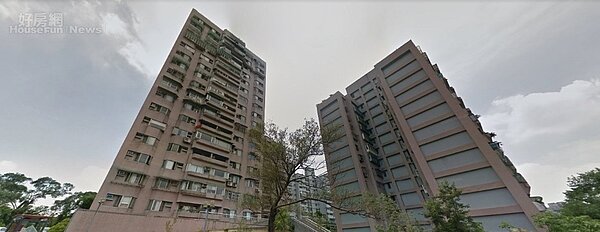 萬寧社區大樓因為屬於地上權國宅，每坪只要17萬就能買到。取自Google 地圖