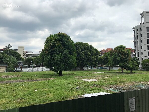 「松山民權東公辦都更案」基地鄰近松山機場。好房網News記者李彥穎攝