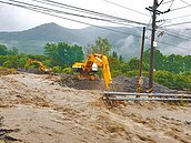 豪大雨斷山區交通　大批農產品運不出來