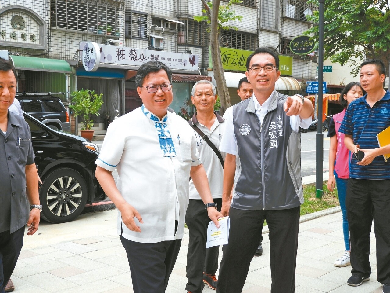 桃園市長鄭文燦前天視察中壢區自強多目標立體停車場，對多項缺失表示，市府新建設要落實試用機制。 記者高宇震／攝影