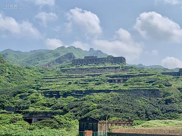 十三層遺址9月中秋夜點燈，今卻有瑞芳居民抗議有重金屬污染，台電回應廠內污染物會在1個月內清除完畢。(圖：台電提供)