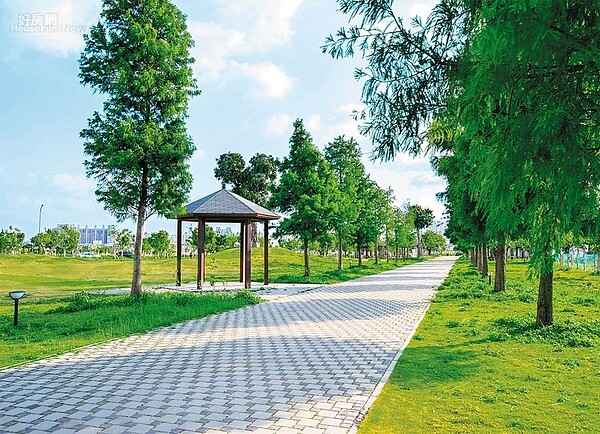 「北屯機廠特區」房市夯,且周邊南興公園綠地廣闊,吸引自住客進駐。圖/黃繡鳳