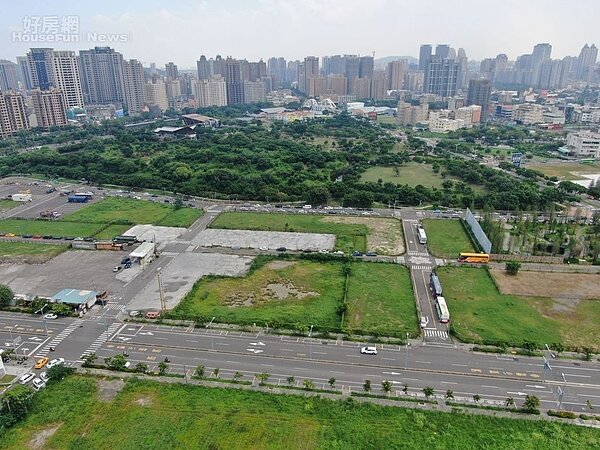 高市府地政局今(22)日公告今年第3季開發區土地標售,共計18 標19 筆建地,其中,中都重劃區精華地被市場高度矚目。圖/高雄市政府地政局提供