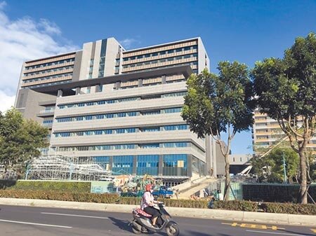 進入最後籌建階段的土城醫院將在明年第二季正式營運。(陳俊雄攝)