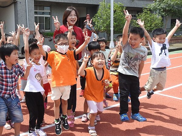 暑假即將結束,草屯療養院建議家長應提早陪伴孩子調整且適應開學生活,以免「開學症候群」上身。圖/本報資料庫