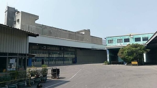 萬有紙廠公司又繳納部分不動產拍定分配款，為雲林縣庫挹注4千餘萬元。圖／雲林縣府提供
