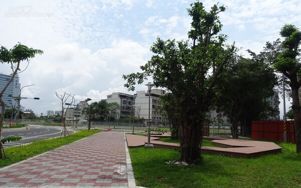 中國城暨運河星鑽地區區段徵收開發區內廣場。照片台南市地政局提供