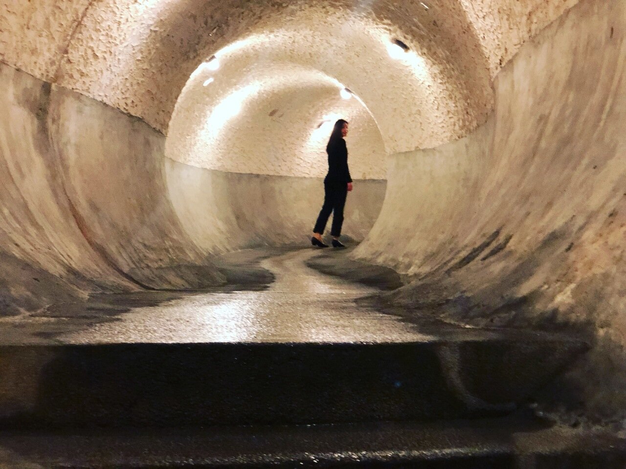 圓山飯店秘道內一景,這個長達85公尺的祕密隧道,打造迄今沒有元首使用過,如今卻成為該飯店的一道特殊的景觀。記者黃文奇/攝影