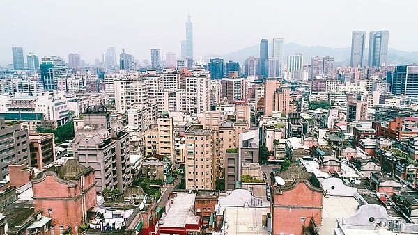 網友在論壇上好奇發問台北市哪一區是最不宜居的，引起許多鄉民討論。 圖／聯合報系資料照片