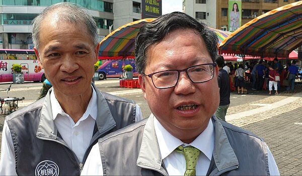 鄭文燦參加農業局活動後，說明社宅辦公室並未違反招租規定。 記者鄭國樑／攝影