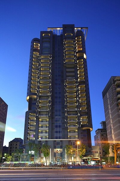 捷運共構宅「勤美璞真」坐落大安森林公園站,交通十分便利。圖/取自璞永建設官網