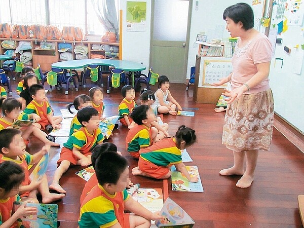 台北市公立幼兒園名額稀少，北市府今年又取消3歲幼兒保留名額，遭家長抱怨根本抽不到。 圖／聯合報系資料照片