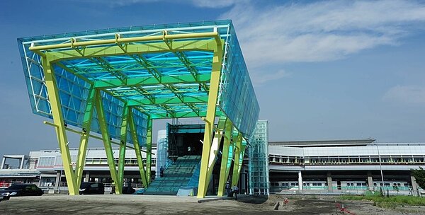 高雄捷運南岡山站。圖/顏瑞田