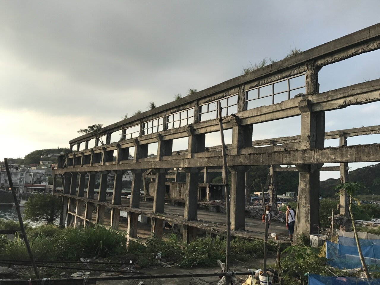 歷史建築阿根納造船廠是這次潮藝術計畫進駐亮點之一,白天有彩虹,晚上有燈光照明,令人期待。記者吳淑君/攝影