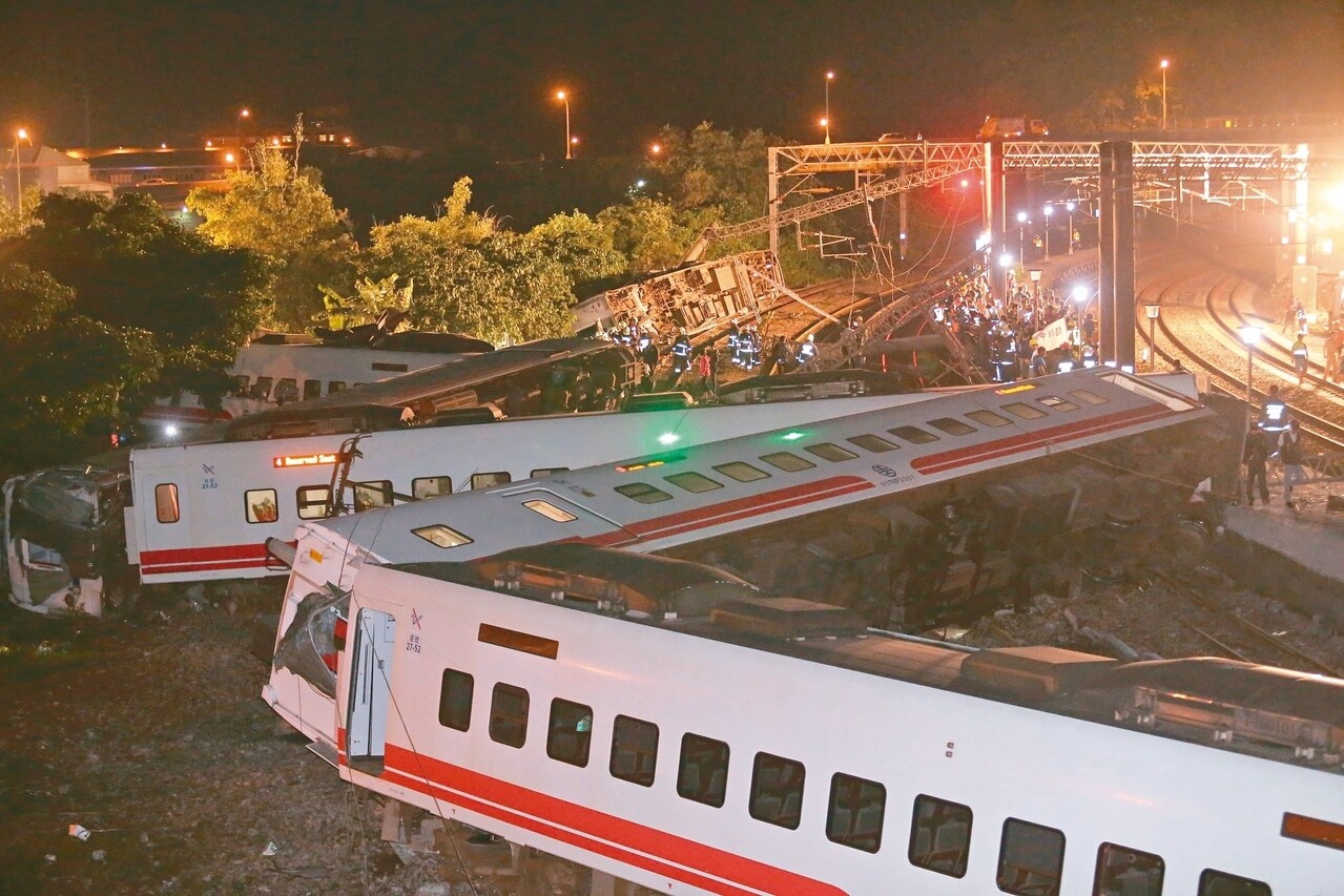 台鐵普悠瑪事故即將滿周年,運安會昨宣布將「補強調查」普悠瑪案。 圖/聯合報系資料照片