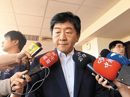 
圖為財政部昨建議衛福部評估長照保險制可行性，部長陳時中改口說，個人不排斥保險制。（林周義攝）
 