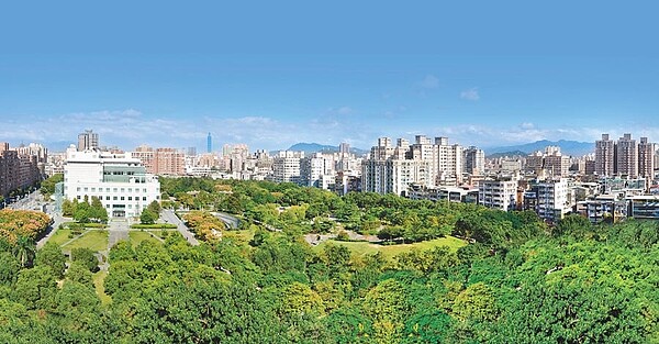 永和地區鄰近新北之肺四號公園，生活機能完善，加上區內沒有重劃區，新案少、大基地建案更少，以至推出後多能締造不錯銷售成績。圖為四號公園。（甲山林提供）