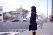 為什麼日本高中生裙子這麼短