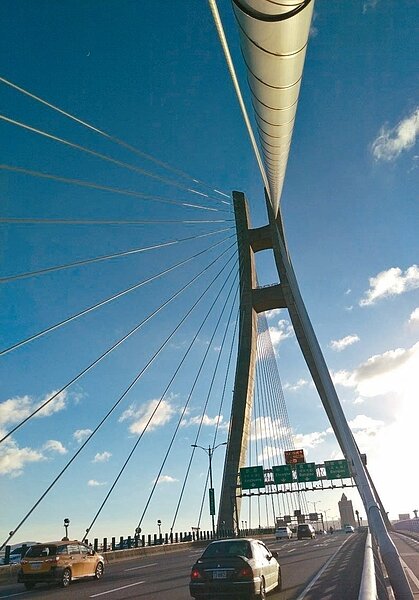 新北市長侯友宜說，目前除了每2年的例行性檢查外，所有的特殊橋樑一周內全部完成檢視。圖為新北大橋／報系資料照片