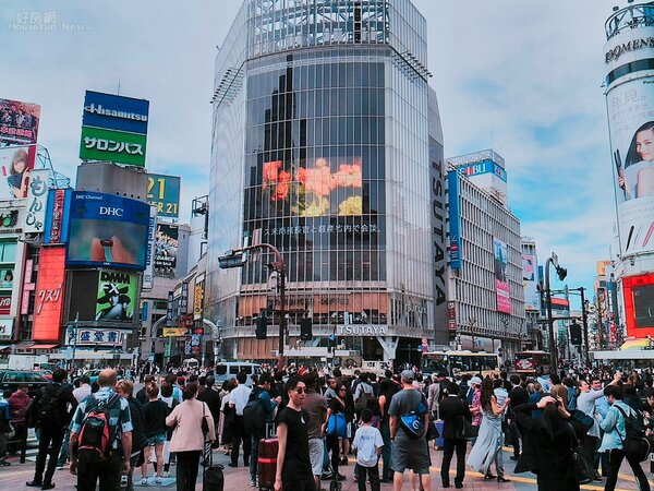 東京澀谷站前世界最繁忙的十字路口。圖／好房網News記者黃暐迪攝