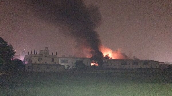 台中大火,經濟部證實廠房屬違建。(聯合新聞網翻攝)