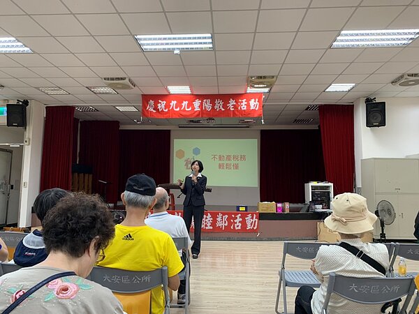 當天主講人是永慶房屋契約部資深經理王淑鳳。圖／永慶房屋提供