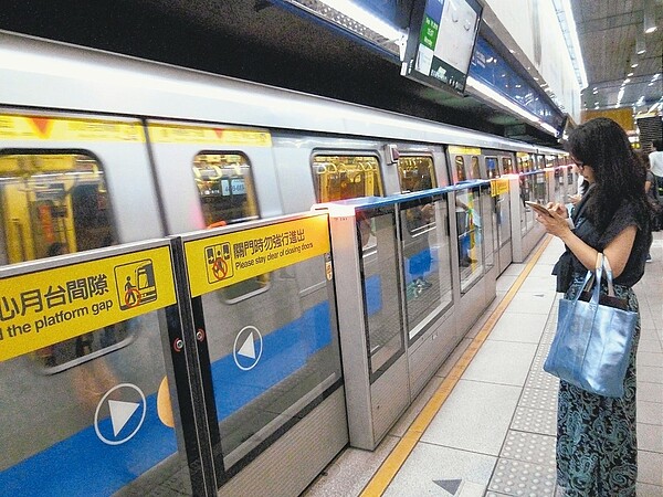 台北捷運正檢討票價問題，話題一傳出，引來民眾關心。 圖／聯合報系資料照片