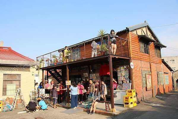 台劇「用九柑仔店」 的場景,讓許多遊客前來朝聖。記者魯永明/攝影