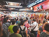 搶購中告別　南門市場熄燈改建