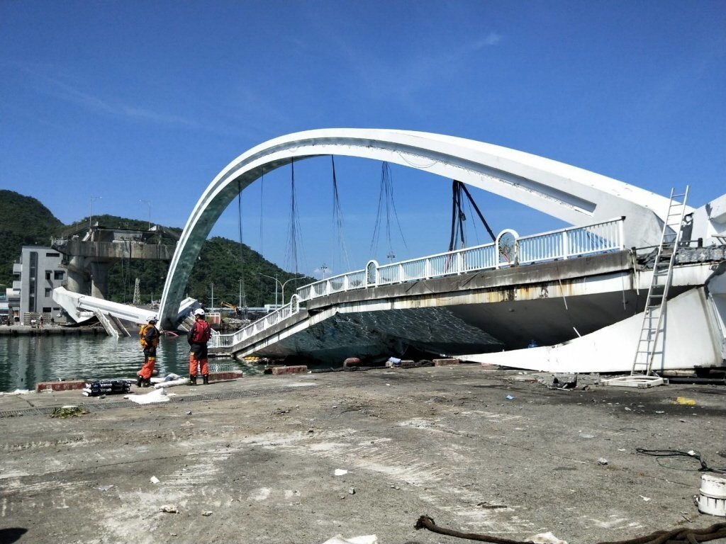 宜蘭南方澳大橋崩塌。本報資料照片