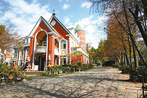 南投埔里歐莉葉荷城堡民宿斥資2.5億元打造,近期傳遭法拍,但業者強調不影響營運。 圖/歐莉葉荷城堡提供