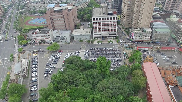 計畫範圍涵蓋捷運土城站周邊的機關、停車場及公園等用地,面積約2.1公頃。新北市政府提供