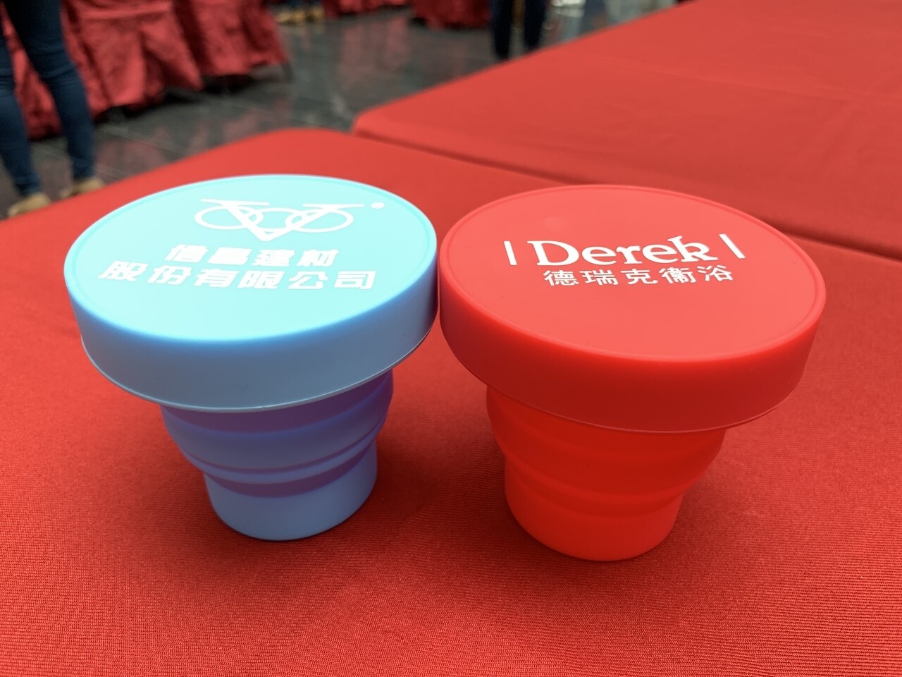 2019第四屆台中城市半程馬拉松,10月20日開跑,近年路跑訴求環保,今年發放折疊水杯讓跑者攜帶能重複使用。記者喻文玟/攝影