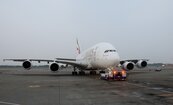桃勤又出包！疑操作不慎　阿聯酋A380機鼻鼻輪受損