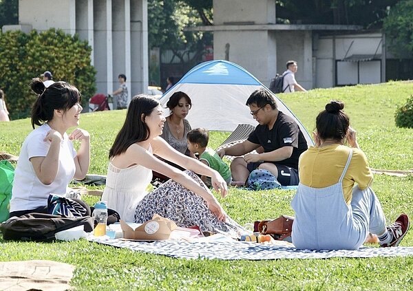 今天至周日好天氣,出遊留意防曬。本報資料照片