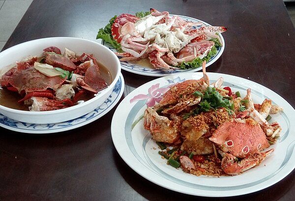 來到萬里蟹的故鄉富基漁港,一定要來品嚐一下正當時的萬里蟹料理。圖/新北市政府提供