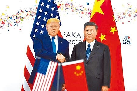陸美貿易衝突有解?美國總統川普10日表示,陸美貿易談判進展順利,受此樂觀情緒影響,美股11日早盤開盤大漲超過300點。圖為川習會。(本報資料照片)