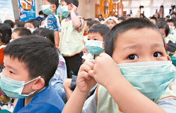 今年公費流感疫苗延至十一月十五日開打，醫師提醒，符合公費資格者務必依時程接種。 圖／聯合報系資料照片