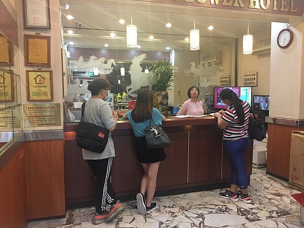 為了遏止日租套房,北市觀傳局近來大力稽查。圖/北市觀光傳播局提供