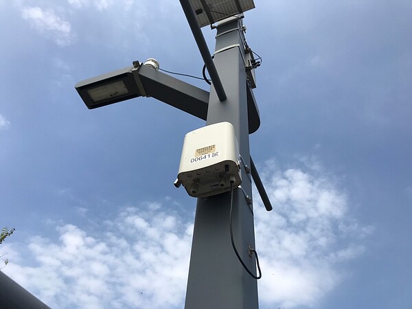 台中市政府在空汙熱點布建「微型感測器」。圖/台中市政府提供