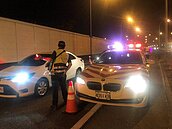 酒駕同車連坐處分新制　首日半天11人挨罰