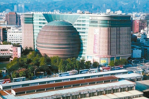 堪稱世紀標案的「京華城標售案」,至今已多次流標收場。 圖/聯合報系資料照片