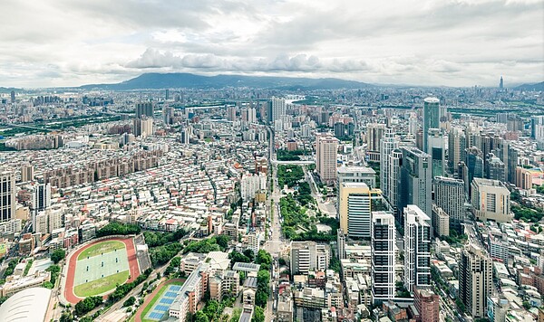 有條件加給主要幹道沿線基準容積正式上路。（圖／新北市城鄉局提供）