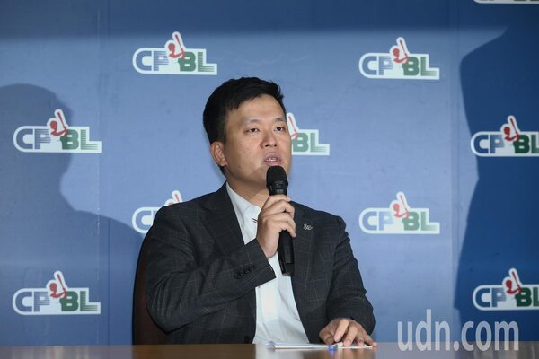 桃猿宣布轉賣，總經理劉玠廷表示，中小企業實在經營球隊困難，並強調非解散，但尋求大企業接手。記者曾原信／攝影