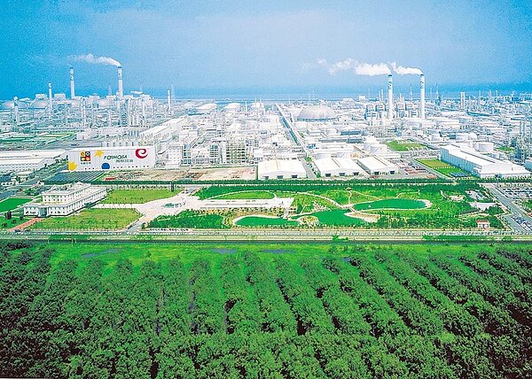 麥寮鄉因六輕設廠人口逆勢成長,1村近萬人。(張朝欣翻攝)